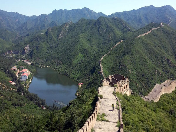 beijing car service with english driver, taxi to great wall of china, mutianyu great wall, car rental with driver